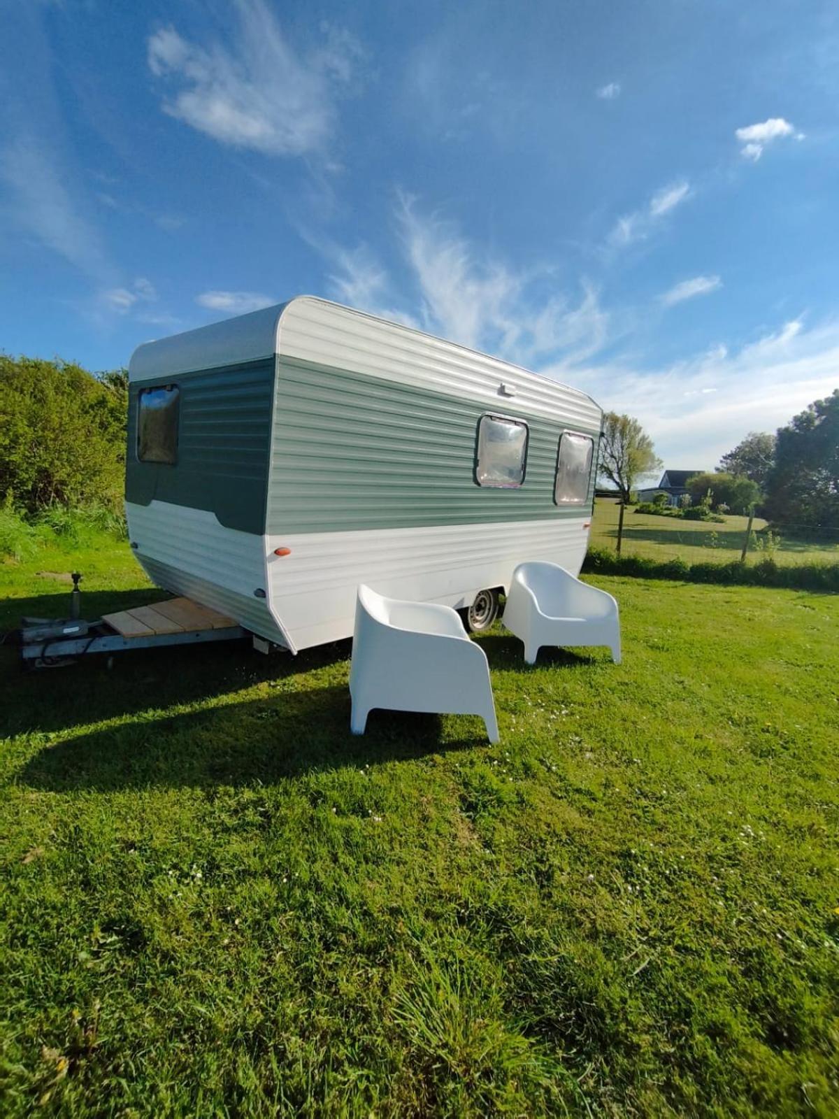 Camping Les Ronds Duval Face Aux Iles Anglo-Normandes Les Moitiers-d'Allonne Bagian luar foto